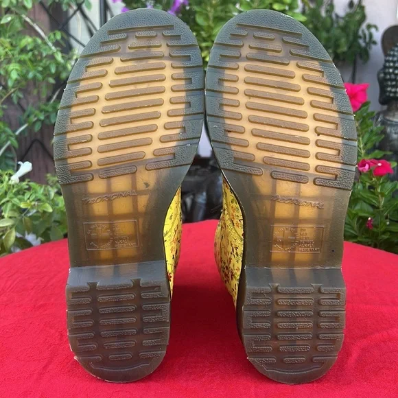 🌼 Dr. Martens Sunshine Yellow Daisy Floral 1460 Boots 🌼 - Picture 16 of 17